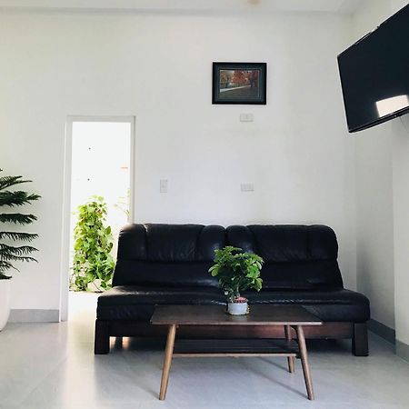 Local White House - Ecofriendly Homestay Дананг Екстериор снимка