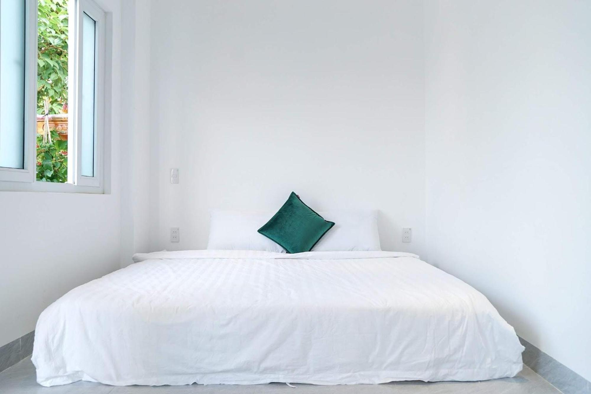 Local White House - Ecofriendly Homestay Дананг Екстериор снимка